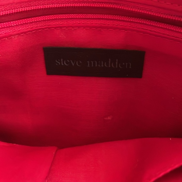 Red Steve Madden Purse with Gold Chain - Picture 4 of 4